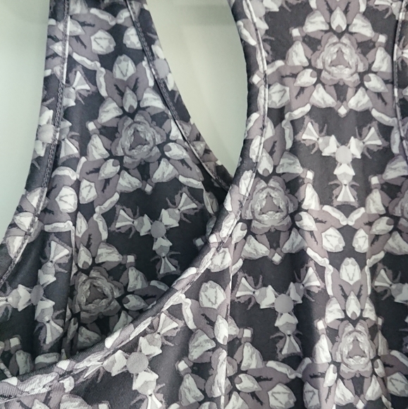 Joe Fresh tank top with built in bra size M - Picture 4 of 5